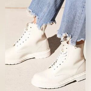Dr. Martens 1460 Mono Combat Boots Women Size 8 White Shiny Patent Leather NWOT